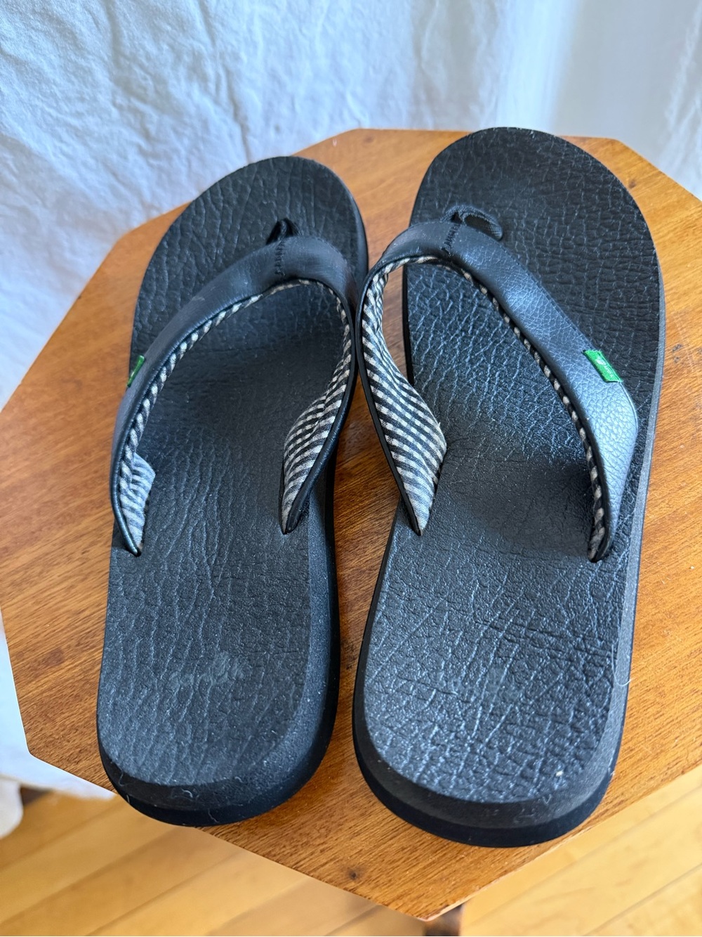 Sanuk Yoga Mat women's flip flops. - Picture 6 of 6